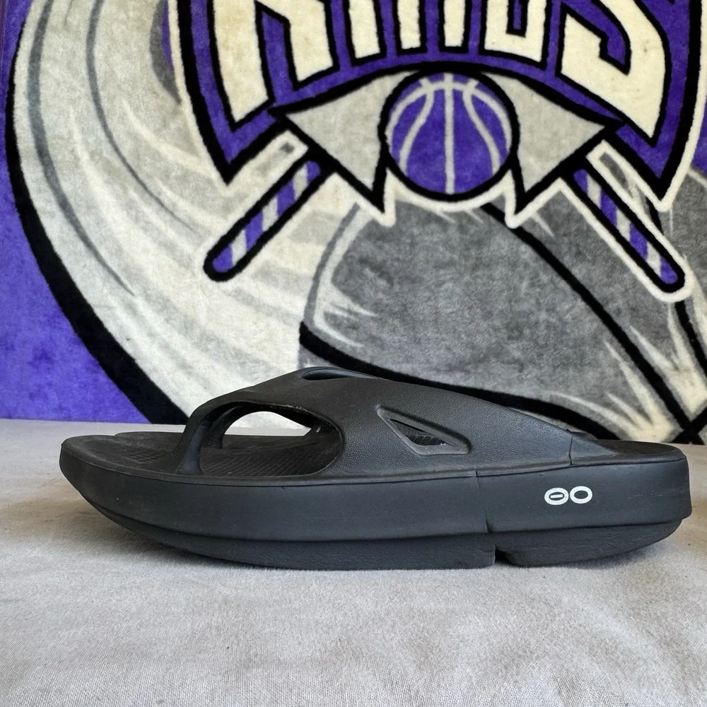 Size M6/W8 - Oofos Ooriginal Unisex Black Slides